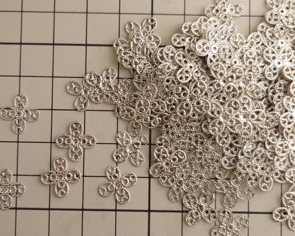 画像2: デッドストック/メタル/透かし/墨入りシルバー/約10mm（4個） (2)