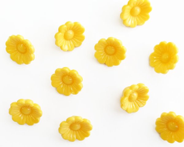 画像1: ヴィンテージ/ドイツ/プラスチック/レトロフラワー/イエロー(1個) (1)