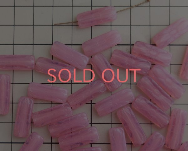 画像2: チェコガラスビーズ/レクタングルフラワー/ピンクオパール（2個） (2)