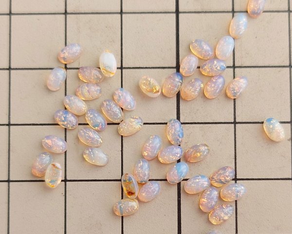 画像2: ヴィンテージ/チェコ/ガラス/ファイアオパール/約5×3mm(1個) (2)