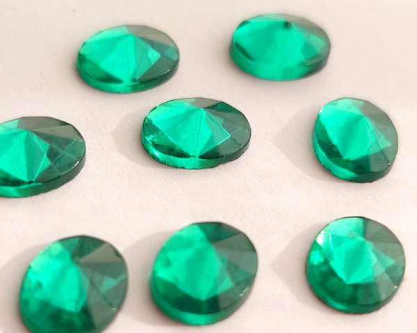 画像2: ヴィンテージ/チェコ/ガラスカボション/グリーンリボリ/約10×8mm(1個) (2)