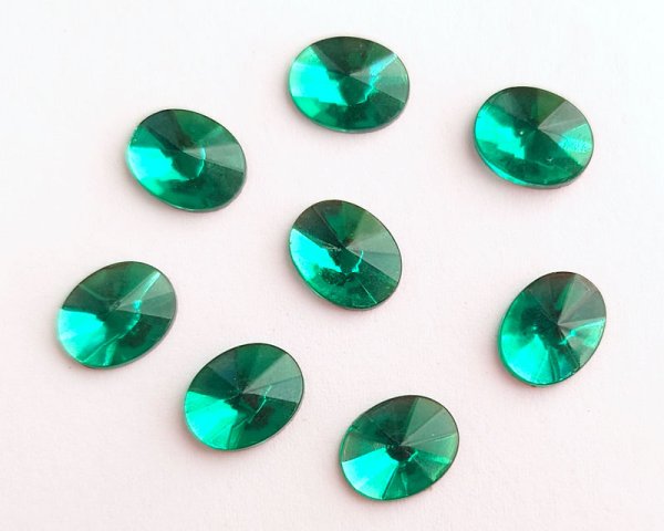 画像1: ヴィンテージ/チェコ/ガラスカボション/グリーンリボリ/約10×8mm(1個) (1)