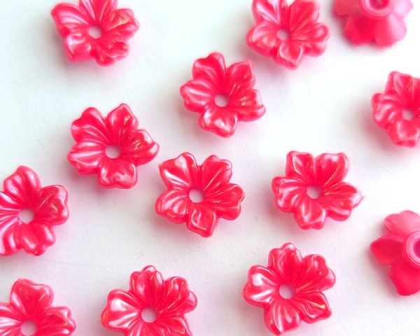 画像1: ヴィンテージ/ドイツ/プラスチック/フラワーG/レッドパール（2個） (1)