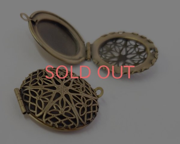 画像1: /メタルパーツ/透かしロケット/金古美（1個) (1)