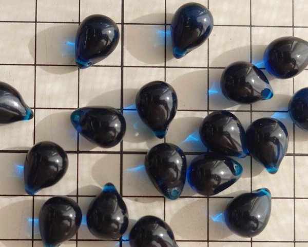 画像2: チェコガラスビーズ/ドロップ/カプリブルー/約14×10mm(1個) (2)