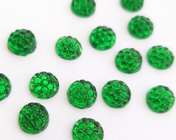 画像1: ヴィンテージ/ドイツ/ガラスカボション/グリーンシュガー/約9mm(1個) (1)