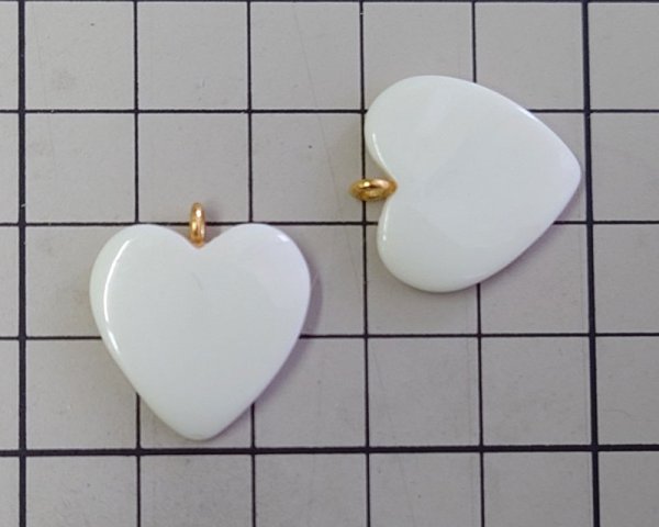 画像2: ヴィンテージ/日本/プラスチック/アイボリーハートチャーム(1個) (2)