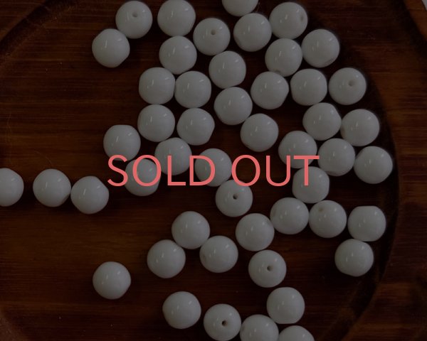 画像1: チェコガラスビーズ/ラウンド/6mm/オペークホワイト（10個） (1)