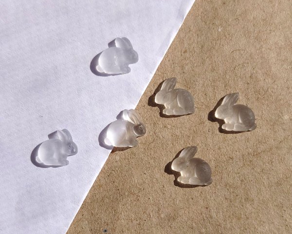 画像1: ヴィンテージ/ガラスカボション/フロスト/ミニうさぎ（1個） (1)