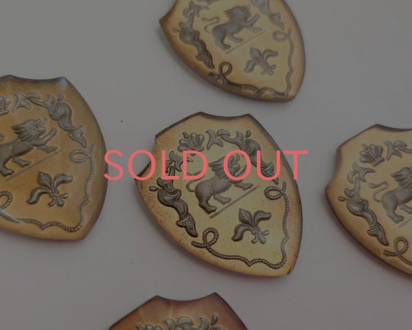 画像1: ヴィンテージ/ヨーロッパ/ガラスカボション/エンブレム/ゴールド×シルバー(1個) (1)