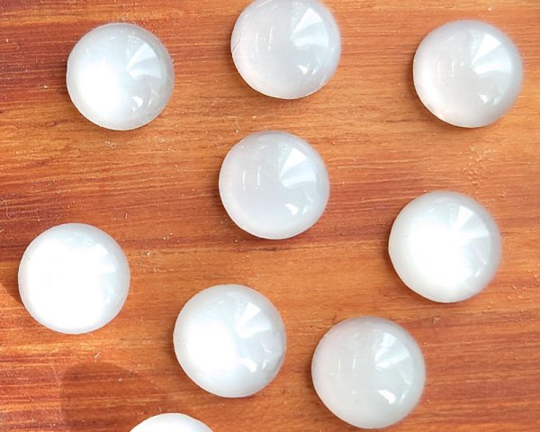 画像1: ヴィンテージ/チェコ/ガラスカボション/ホワイトムーン/約10mm(1個) (1)