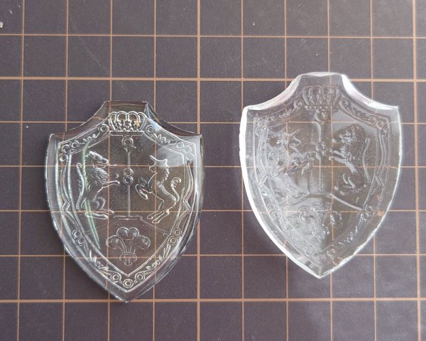 画像2: ヴィンテージ/ヨーロッパ/ガラスカボション/シールド/クリア(1個) (2)