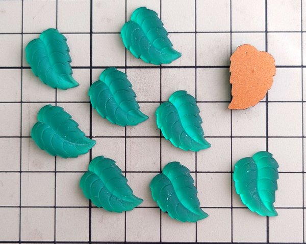 画像2: ns326/ヴィンテージ/ドイツ/ガラスカボション/フロストリーフ/エメラルド(1個) (2)