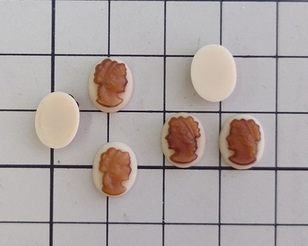 画像2: ns363/ヴィンテージ/ドイツ/ガラスカメオ/ベージュ×ブラウン/約10×8mm (2)