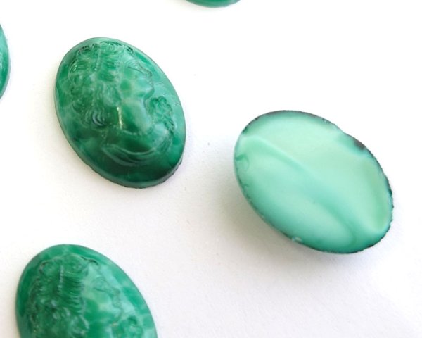 画像2: ns384/ヴィンテージ/ドイツ/ガラスカメオ/ジェイド風/約18×13mm (2)