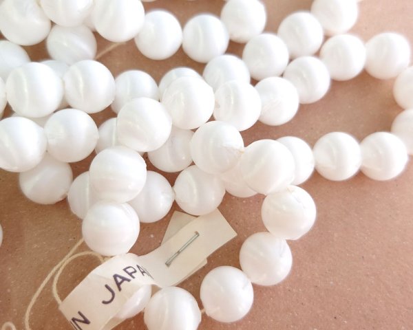 画像1: ヴィンテージ/日本/プラスチック/シルキーホワイトラウンド(1個) (1)