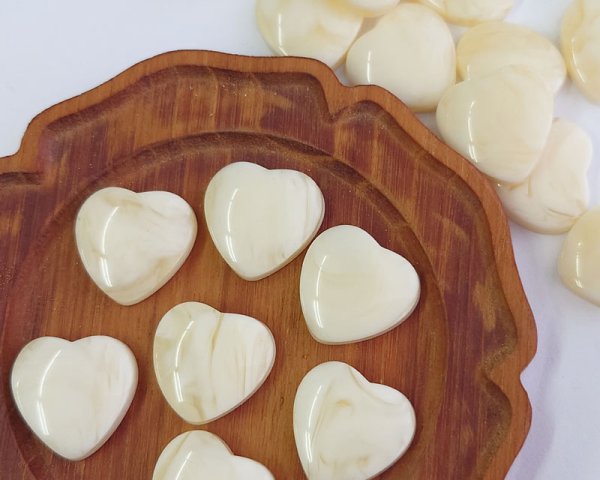 画像1: デッドストック/日本/プラスチック/クリームマーブルハート/約19mm(1個) (1)