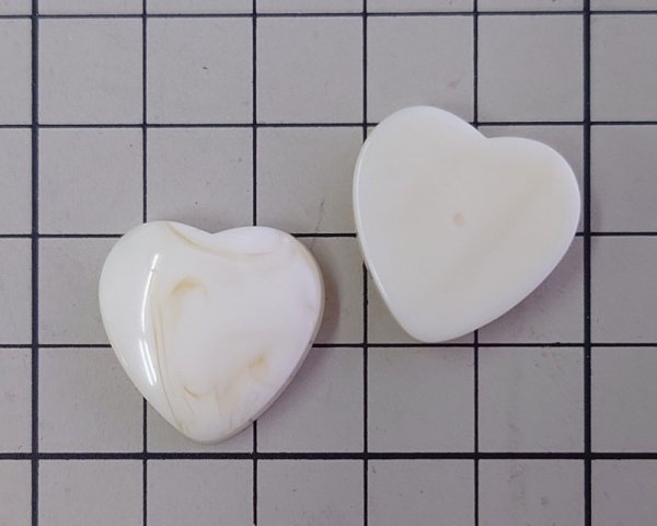 画像2: デッドストック/日本/プラスチック/クリームマーブルハート/約19mm(1個) (2)