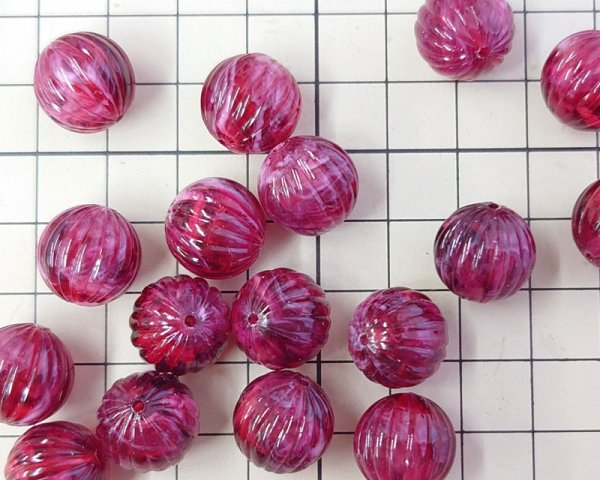 画像2: ヴィンテージ/ドイツ/プラスチック/リブラウンド/クランベリー/約14mm(1個) (2)