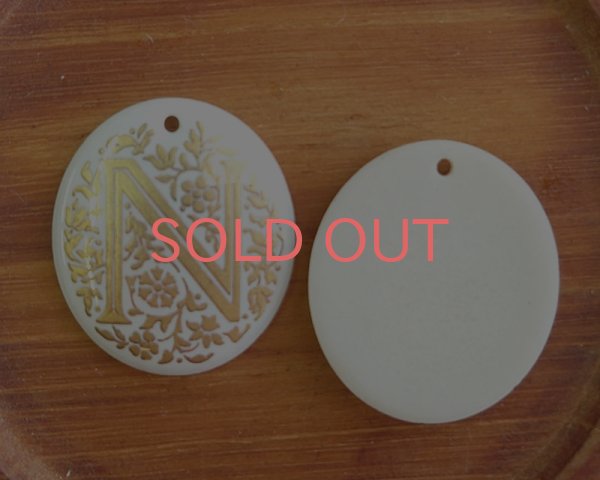 画像1: ヴィンテージ/USA/ポーセリン/イニシャルN(1個) (1)