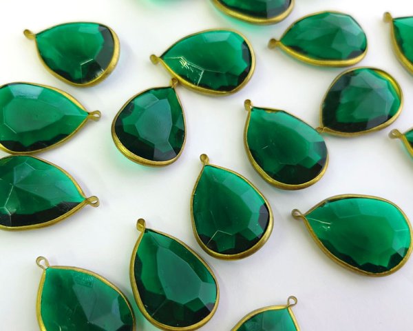 画像1: ヴィンテージ/ドイツ/アクリルストーン/枠付き/エメラルド/25×18mm（1個） (1)