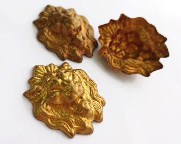 画像1: ヴィンテージ/ブラススタンピング/ライオン(1個) (1)