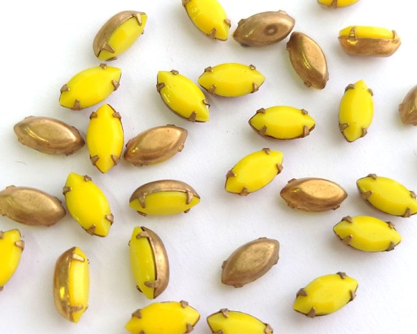 画像1: ヴィンテージ/プリセットパーツ/オペークイエロー（1個） (1)