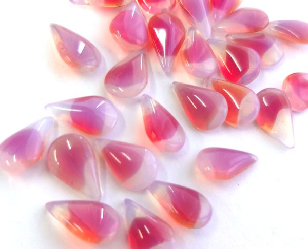 画像1: ヴィンテージ/ドイツ/ガラス/ドロップ/ホワイトオパール×レッド/13×8mm(1個) (1)