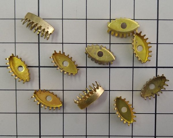 画像2: ヴィンテージ/15×7mmストーン用/ブラス/ティファニーセッティング/底面ホール(1個) (2)