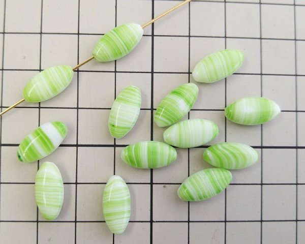 画像2: ns084/ヴィンテージ/ドイツ/オペークグリーンストライプ(4個) (2)