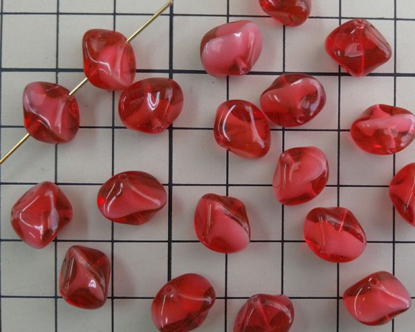 画像3: チェコガラスビーズ/ピンチツイスト/フーシャ×ホワイト(2個） (3)