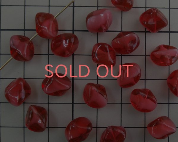 画像3: チェコガラスビーズ/ピンチツイスト/フーシャ×ホワイト(2個） (3)