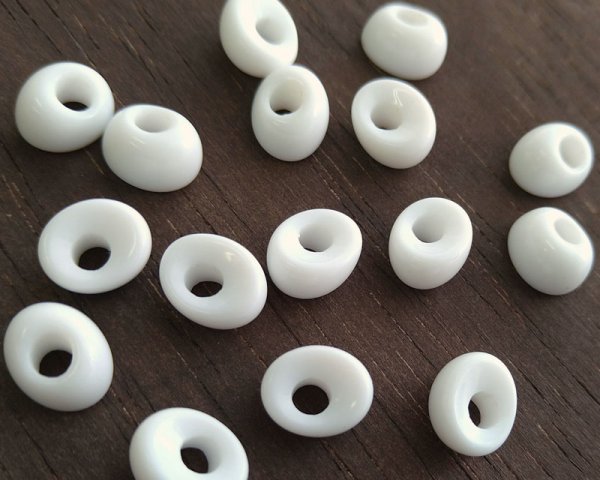 画像1: デッドストック/チェコガラスビーズ/ナノ/オペークホワイト/約5×10mm（4個） (1)