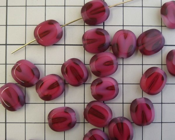 画像2: チェコガラスビーズ/ウィンドウオーバル/フーシャ×ホワイト(2個) (2)