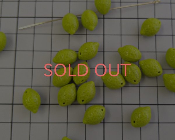 画像2: チェコガラスビーズ/ライム(2個) (2)