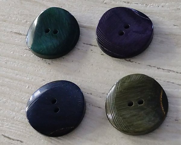 画像3: デッドストック/日本/プラスチックボタン/カーブラウンド/モスグリーン(1個) (3)