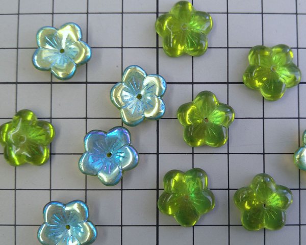 画像2: チェコガラスビーズ/ラージフラワー/オリバインオーロラ/約16mm(2個) (2)