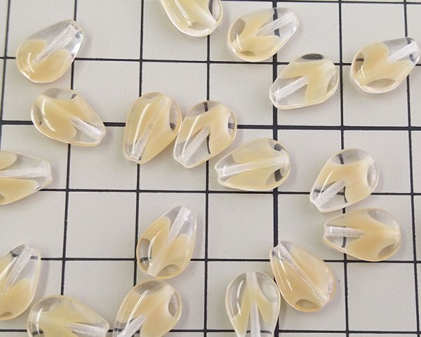 画像2: チェコガラスビーズ/ミニフラットドロップ/クリア×ミルクティ(6個) (2)