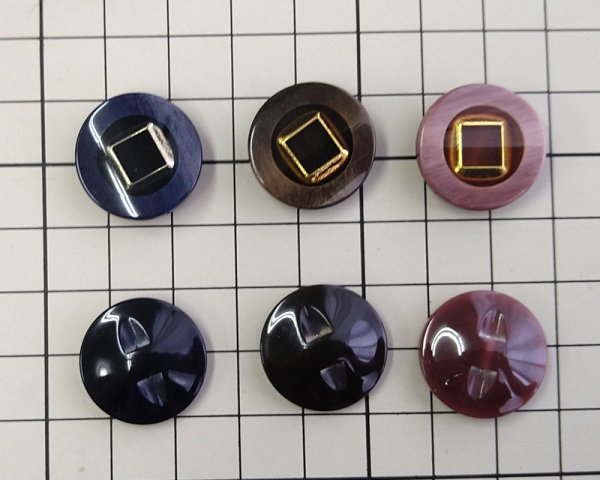 画像3: デッドストック/日本/プラスチックボタン/ワインレッド×ゴールドスクエア(1個) (3)