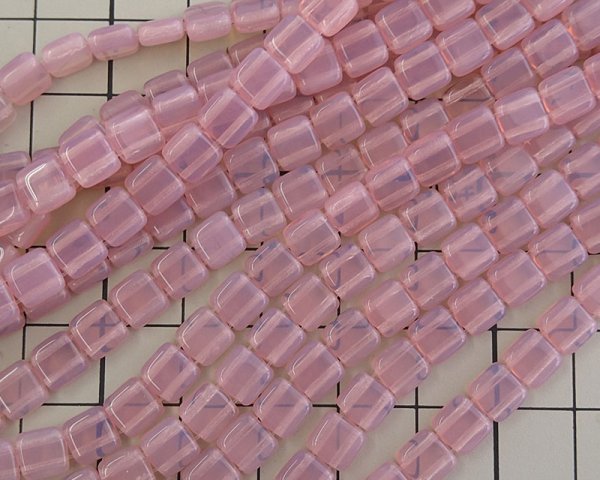 画像2: チェコガラスビーズ/2ホールタイル/ミルキーピンク(10個) (2)