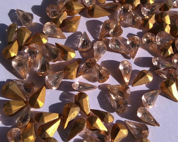 画像2: ヴィンテージ/ガラス/チェコ/ドロップ/ロザリン/10×6mm(2個) (2)