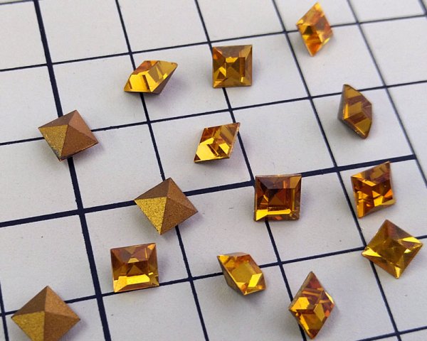 画像2: ヴィンテージ/スワロフスキー/#4400/トパーズ/5mm(2個) (2)