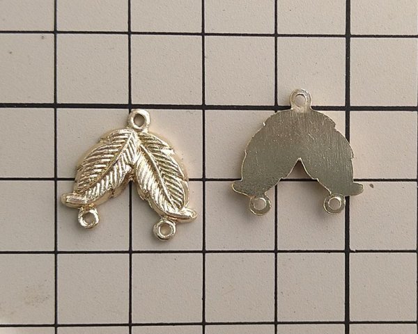 画像2: ヴィンテージ/USA/プラスチック/ツインリーフコネクター/ライトゴールド(2個) (2)