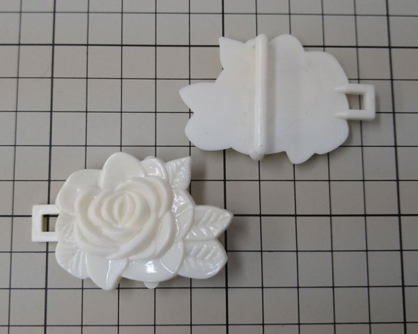 画像2: ヴィンテージ/ドイツ/プラスチック/ローズパーツ(1個) (2)