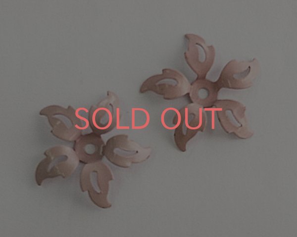 画像1: ヴィンテージ/エナメル加工メタルフラワーパーツ/ピンク(1個) (1)