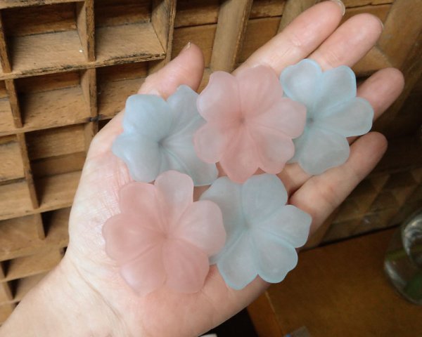 画像3: ヴィンテージ/ドイツ/ルーサイト/ラージフラワー/フロストブルー(1個) (3)