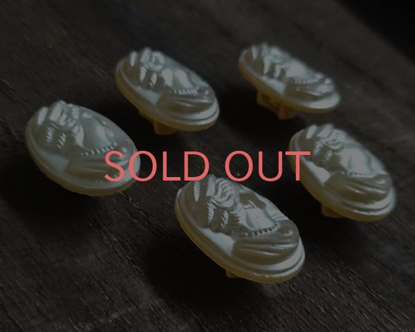 画像2: ヴィンテージ/日本/ガラスカメオボタン/パールコート/約18×12mm(1個） (2)