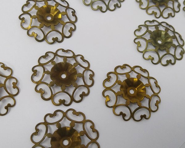 画像2: ヴィンテージ/USA/ブラスハートフラワー/約35mm(1個)  (2)