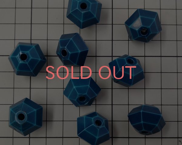 画像2: ヴィンテージ/ドイツ/プラスチック/大きな多面体/ブルーグリーン(1個) (2)