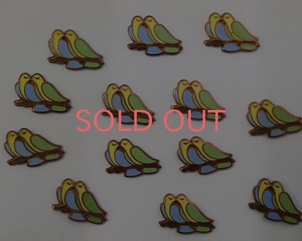 画像2: ヴィンテージ/USA/メタルパーツ/カラフルバード（1個） (2)